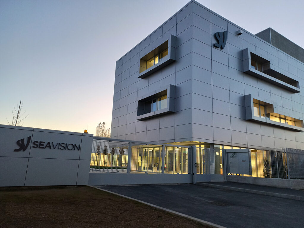 Sede SeaVision con targa logo azienda