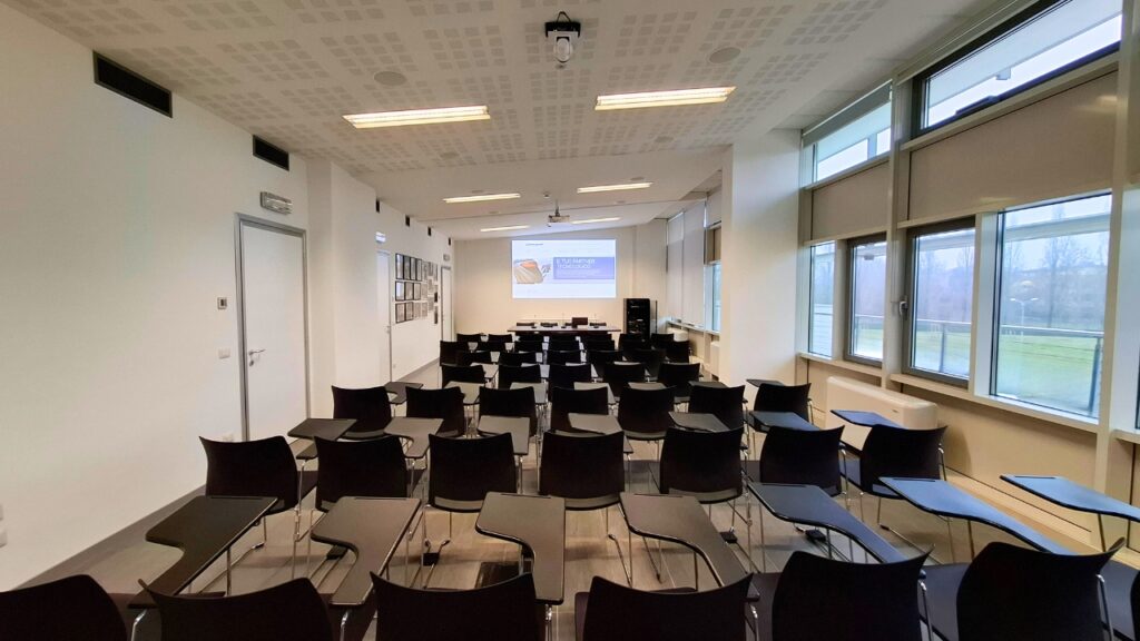 Allestimento audio e video della sala corsi dell'Ordine degli Ingegneri di Modena